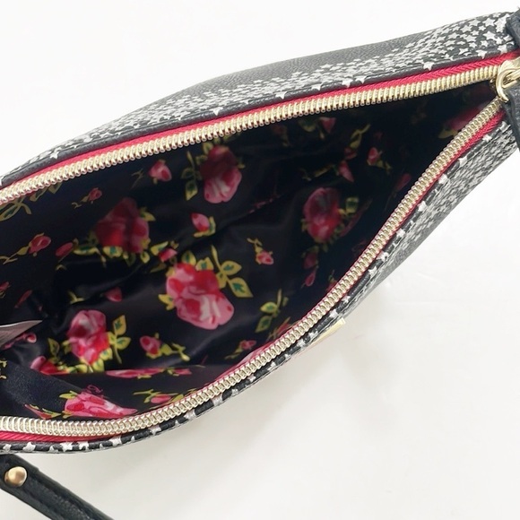 Betsey Johnson star print wristlet - Picture 2 of 4